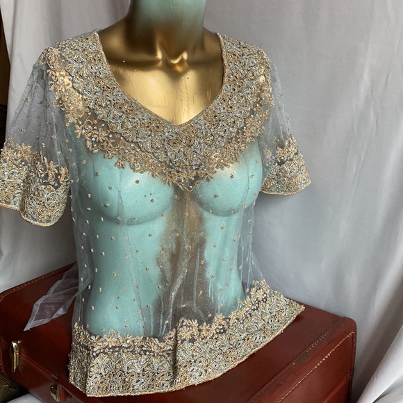 Absolutely stunning sheer sequence blouse - Picture 9 of 12